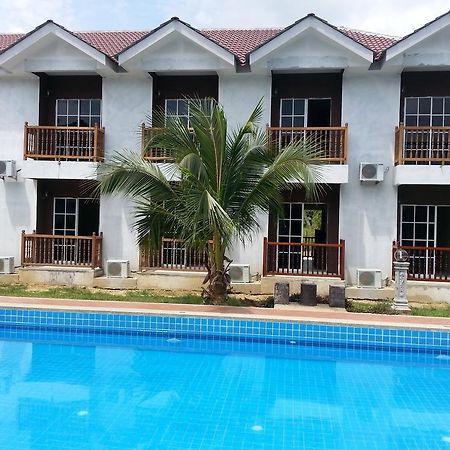 Mersing Beach Resort Екстер'єр фото