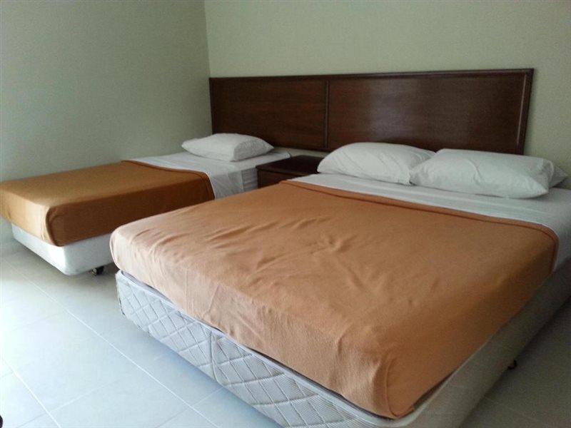 Mersing Beach Resort Екстер'єр фото