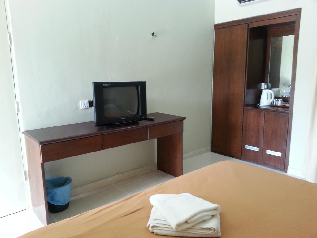 Mersing Beach Resort Номер фото